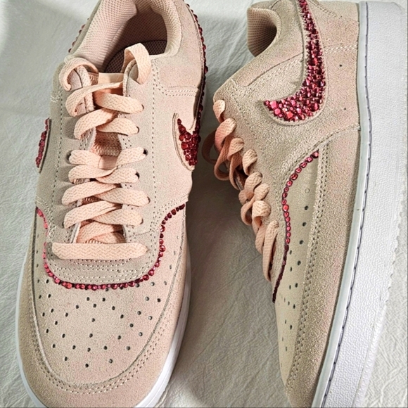 🌟Bling Custom Nike Suede Sneakers Crystal Rhinestone Rose Pink Swoosh Size 9 🌟 - Picture 6 of 9
